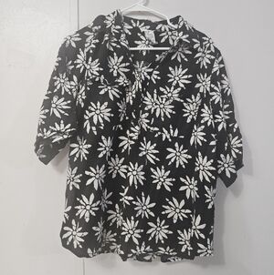 C.D. Daniels Black And White Half Button Floral Blouse!